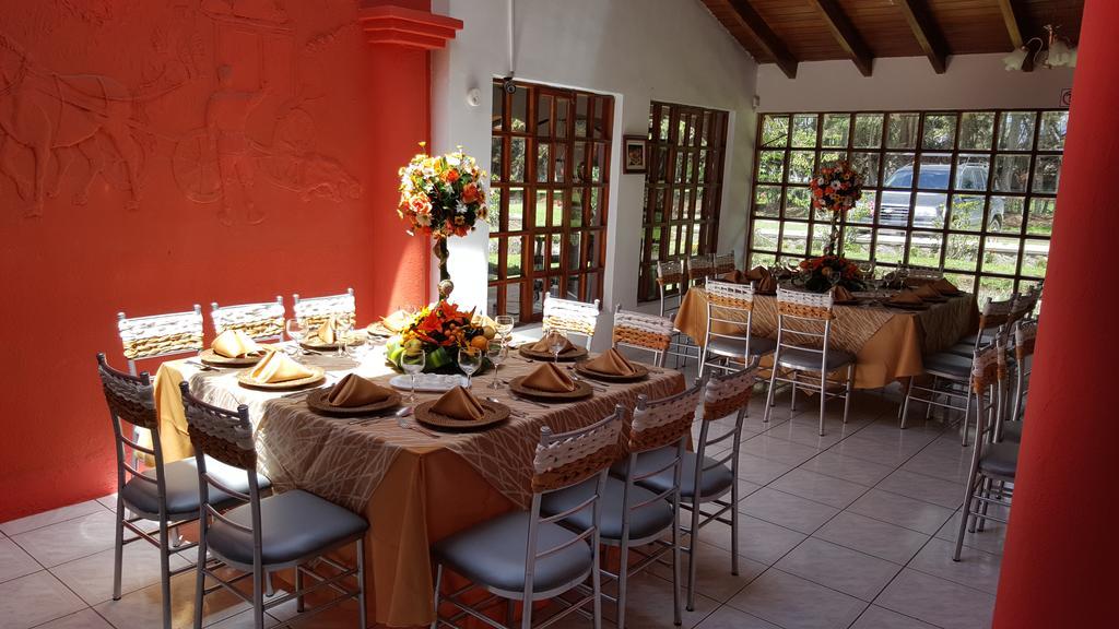 Hosteria San Carlos Tababela Exterior foto